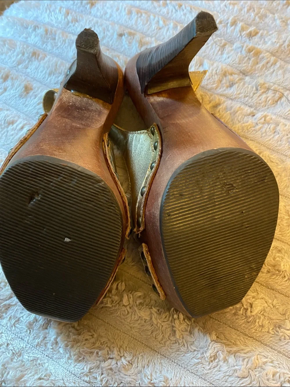 Pre-Loved Steve Madden Gold Leather Platform Slingback Heels with Studs.